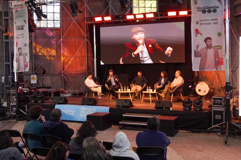 Grandes y pequeños disfrutaron del Festival de las Ciencias en Valdivia