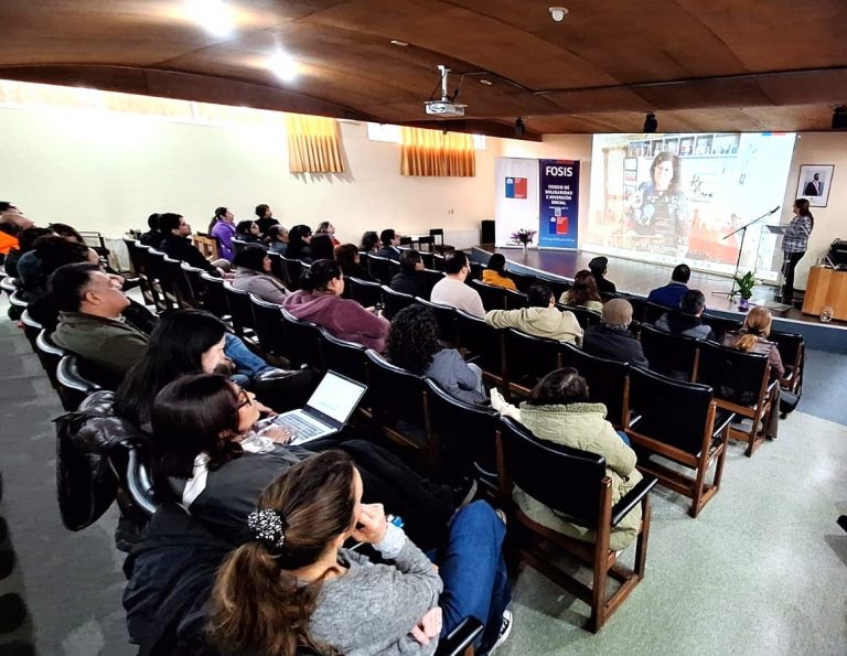 Emprendedores participaron en charla sobre la importancia de formalizar sus negocios