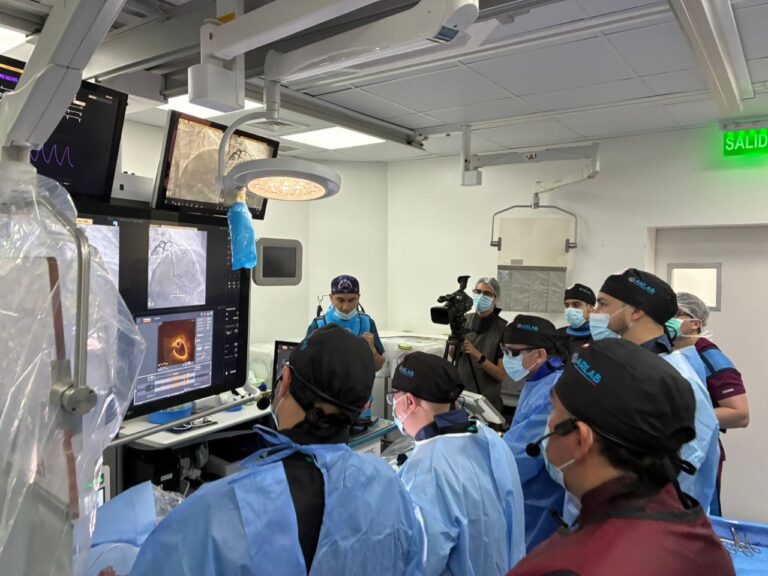 Sociedad Chilena de Cardiología destaca avances en hemodinamia del HBV y transmite en vivo procedimientos 