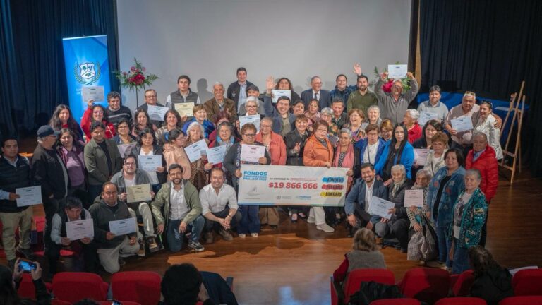 Municipalidad de Paillaco entregó más de $19 millones a organizaciones sociales, de adultos mayores y juveniles.