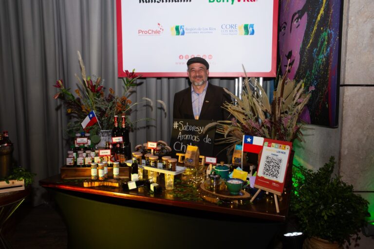 Productos de Los Ríos se lucen en una nueva versión de Sabores y Aromas de Chile en Colombia