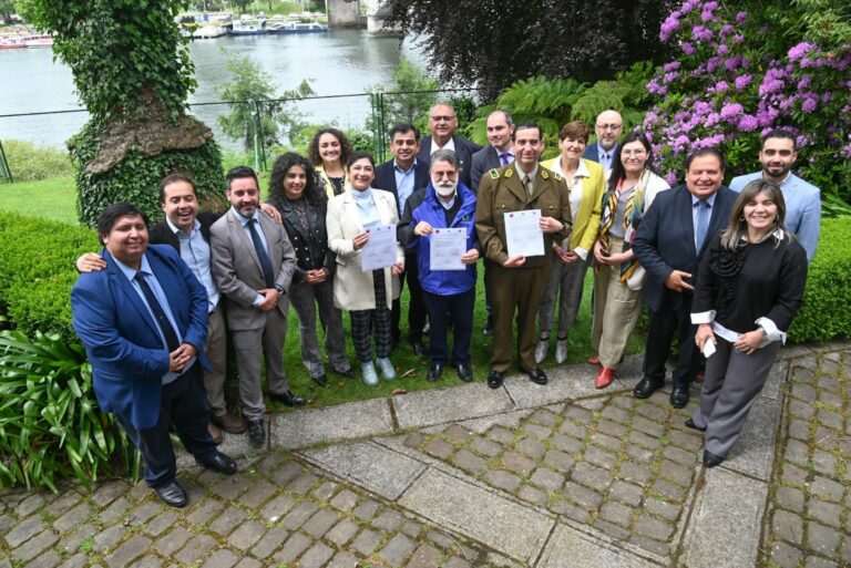 GORE, Carabineros y MOP firman convenio para mejorar infraestructura de cuarteles y fortalecer la seguridad pública en Los Ríos