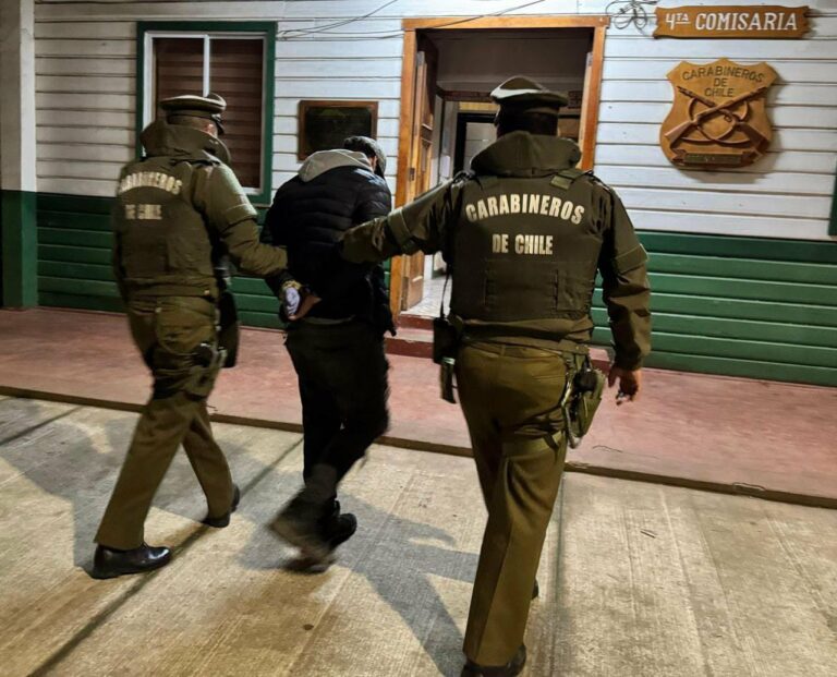 Delincuente con 57 detenciones previas es sorprendido robando en un domicilio de Río Bueno