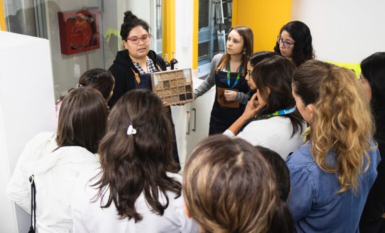 Kunstmann lanza 3 becas exclusivas para mujeres y busca impulsar su participación en la industria cervecera de Chile