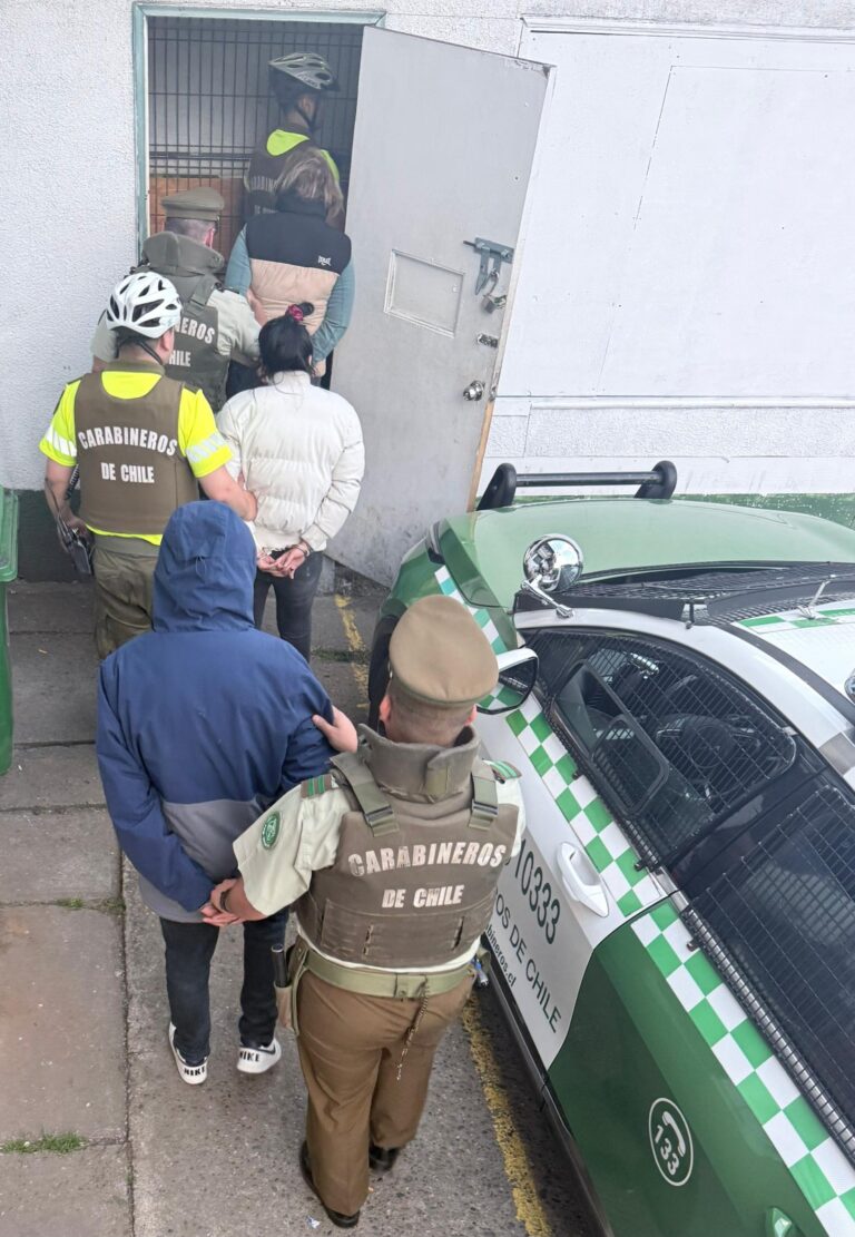 4 detenidos por robo con intimidación en tienda de Valdivia