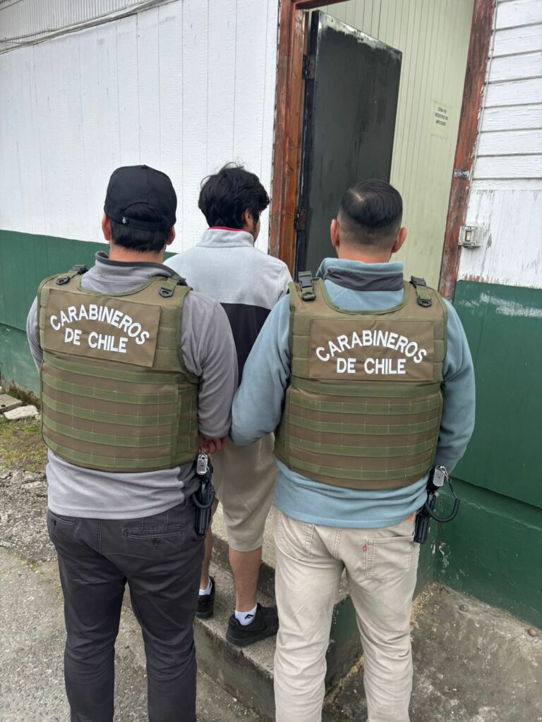 Carabineros recupera especies robadas y detiene a joven por receptación en Los Lagos