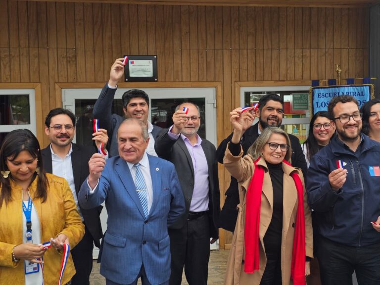 Inauguran mejoras por $425 millones en Escuela Rural Los Esteros de La Unión