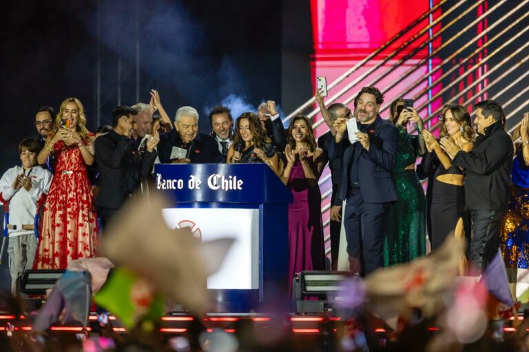Chile se une nuevamente por la Teletón y alcanza su meta en el Estadio Nacional