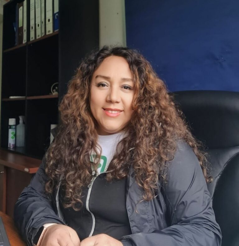 Concejala Jacqueline Paredes responsabiliza al Gobierno por crisis financiera que afecta a la salud municipal en La Unión