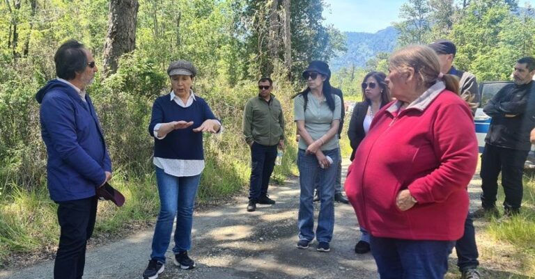 Ministro Mesa y familiares de detenidos desaparecidos del caso Chihuio se trasladan hasta Futrono en diligencias por inhumaciones ilegales