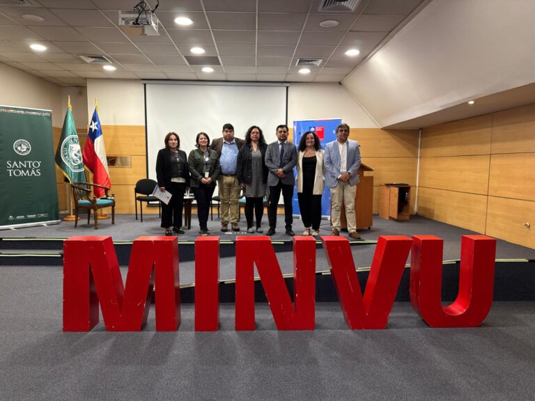 MINVU Los Ríos realizó Conversatorio “60 años Construyendo Cambios”