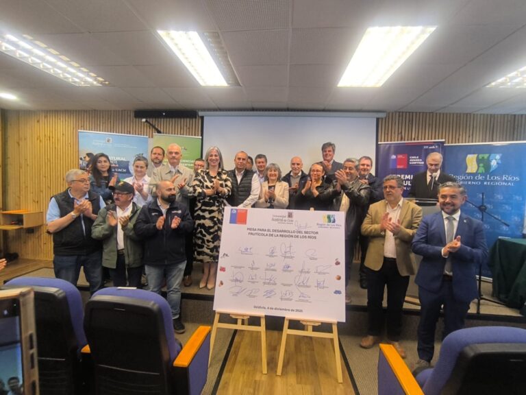 Constituyen mesa público-privada para el desarrollo del sector frutícola en Los Ríos