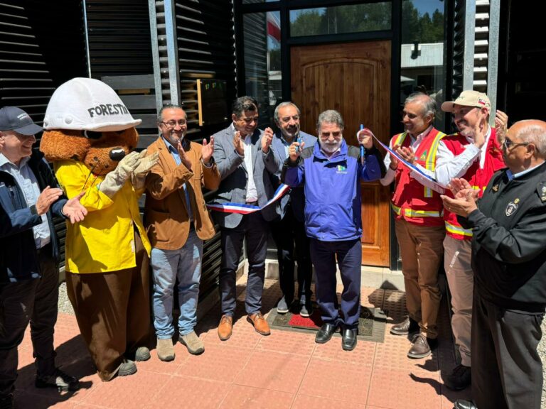 Gobierno Regional y CONAF inauguran moderna brigada forestal en el sector de Ciruelos