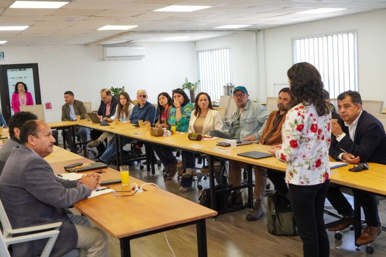 Exitoso encuentro entre autoridades e investigadores de Los Ríos busca articular el desarrollo basado en conocimiento