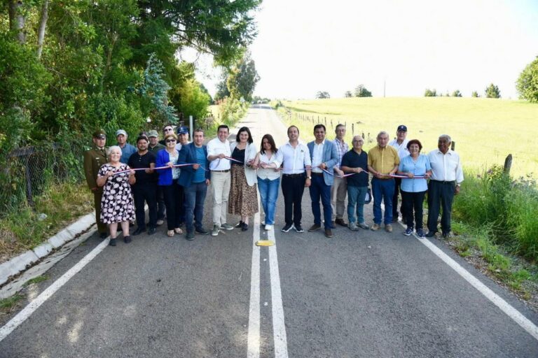 MOP inaugura en Paillaco 14.2 kilómetros de nuevos asfaltos en distintos caminos rurales