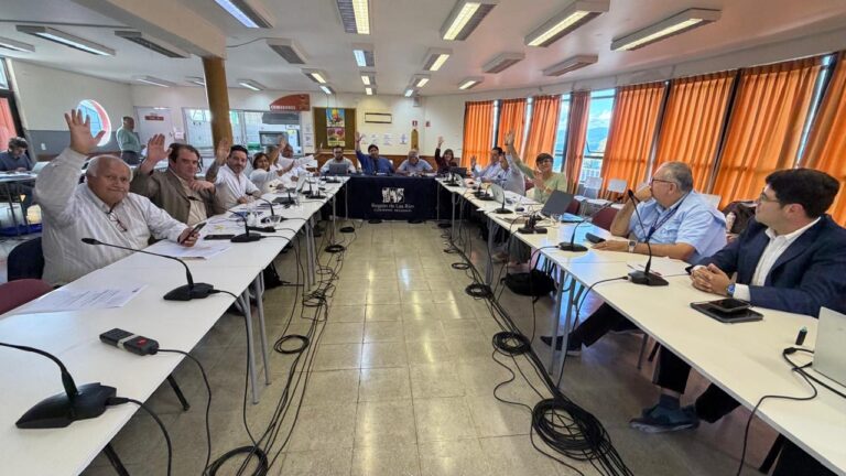 HBV presentó innovador proyecto de cirugía robótica a la Comisión de Salud del Consejo Regional