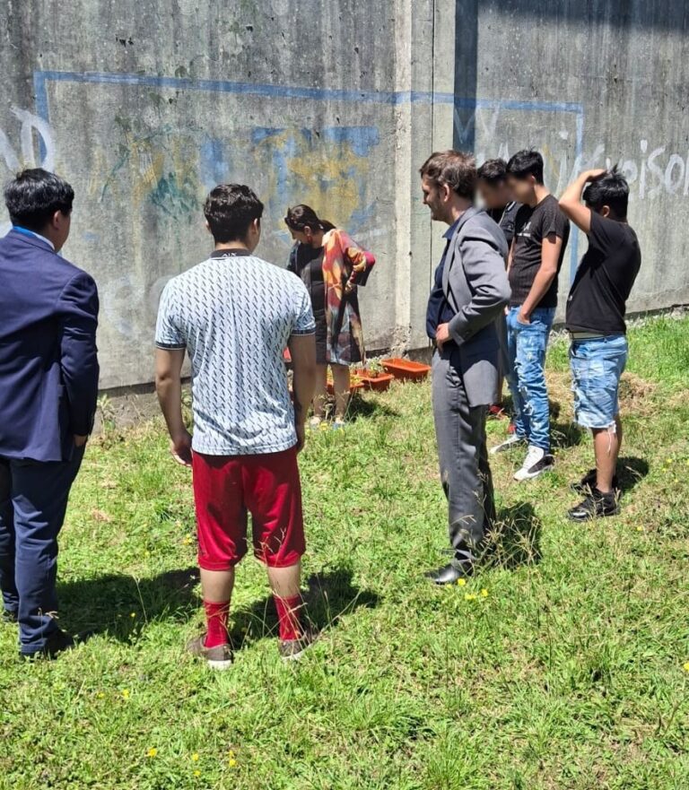 Jóvenes en proceso de reinserción social de la región compartieron experiencias con directora nacional del Servicio