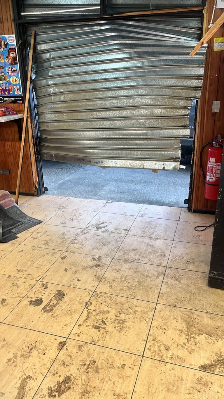 Fiscalía de Los Ríos investiga robo con “alunizaje” en locales comerciales en Valdivia