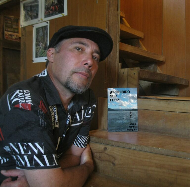 Escritor Sergio Rambla presentó su libro “¡Prohibido ser feliz!” en Casa Prochelle