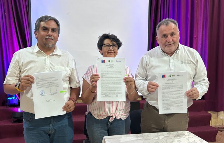 Firma de Contrato de Barrio en Aldea Campesina reafirma el trabajo conjunto como motor del desarrollo en La Unión