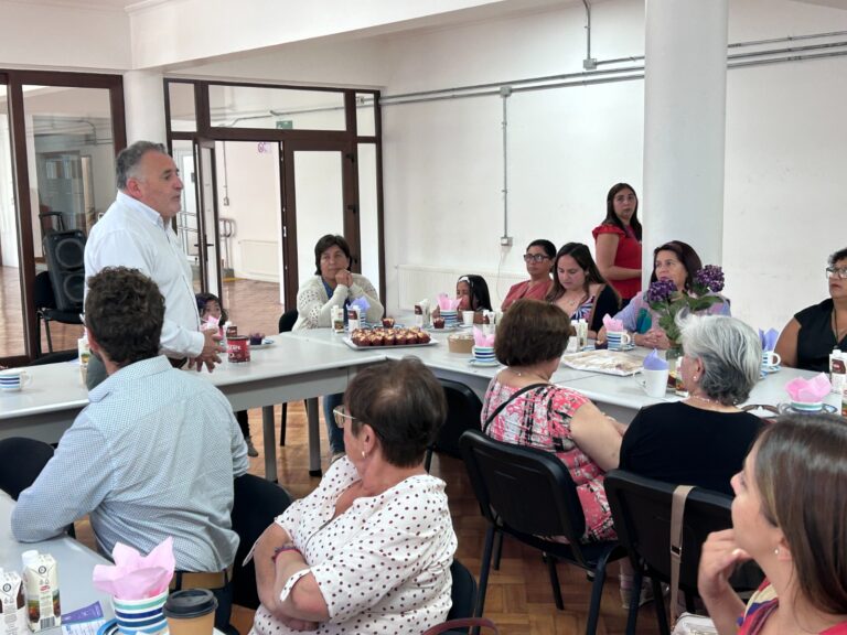 60 familias de La Unión ingresan al primer centro comunitario de cuidados en la Provincia del Ranco