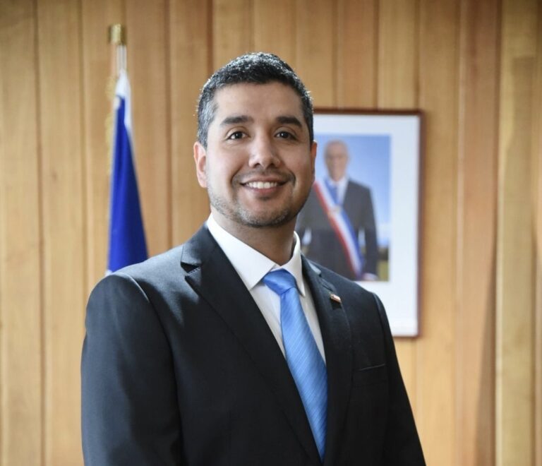 Dr. Felipe Bastidas asume como Secretario Regional Ministerial de Salud de Los Ríos