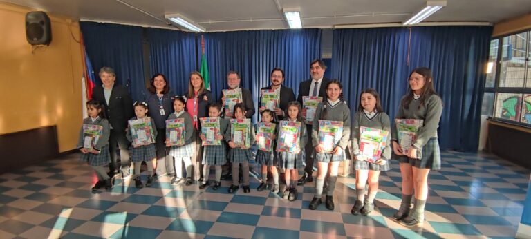 JUNAEB inicia entrega de más de 48 mil sets de útiles escolares en la Región de Los Ríos