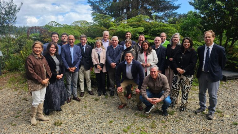 Agenda económica del biministro Mas suma nueva visita a Valdivia para levantar proyectos de inversión 