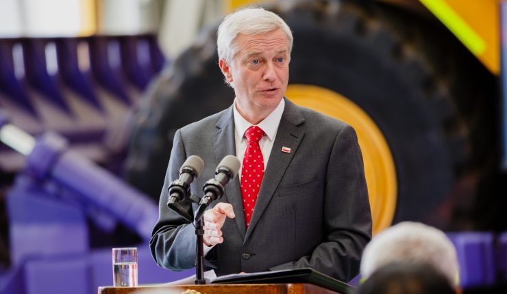 Alza histórica de combustibles abre primera gran crisis política del gobierno de Kast