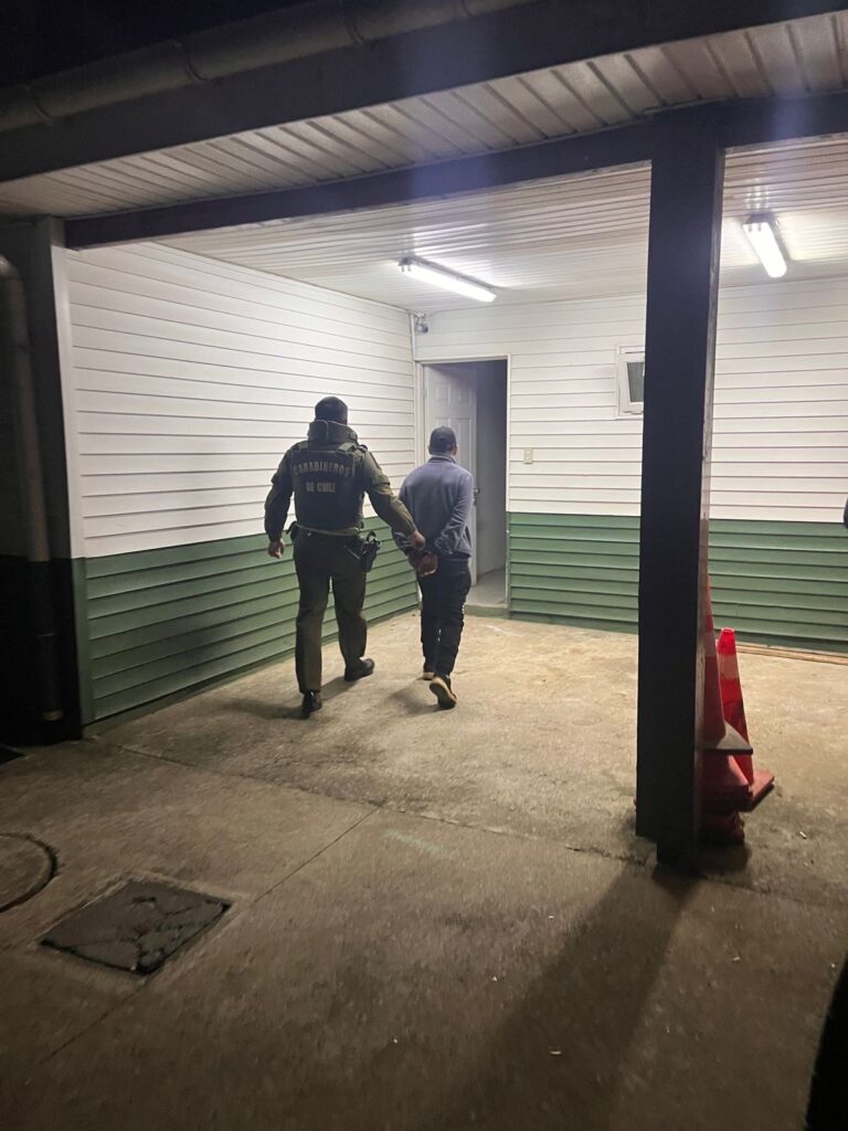 Fiscalía de Los Ríos investiga homicidio frustrado contra carabinero en Valdivia: hay 3 detenidos