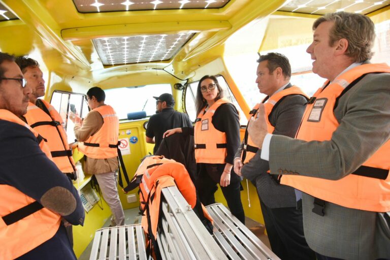 Gobierno reactiva servicio de transporte público fluvial 100% eléctrico en Valdivia