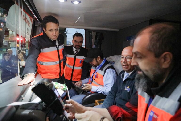 Dirección del Trabajo aplicó 68 multas a buses interurbanos durante feriado de Semana Santa