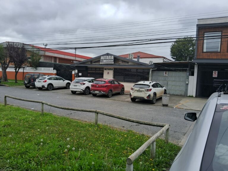 Millonario hurto en notaría de Río Bueno: víctima perdió $7 millones tras descuido