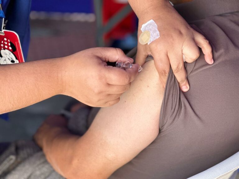 Servicio de Salud informa puntos de vacunación de la semana en Los Ríos