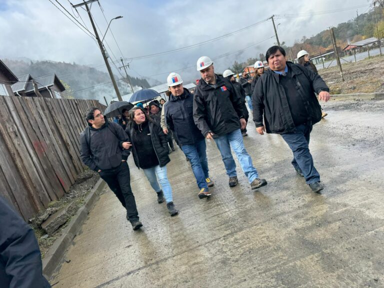 Seremi de Vivienda visitó el 57% de avance de obra de conjunto habitacional en Neltume