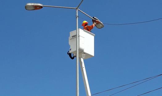 Los Lagos aprueba millonario proyecto de iluminación rural: Más de 100 nuevas luminarias llegarán a distintos sectores