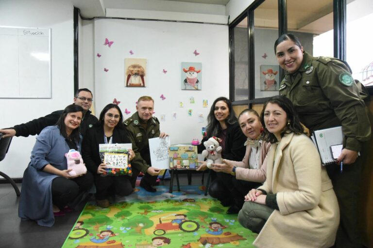 Autoridades comprometen apoyo en la habilitación de Rincones Infantiles en destacamentos de Carabineros en Los Ríos
