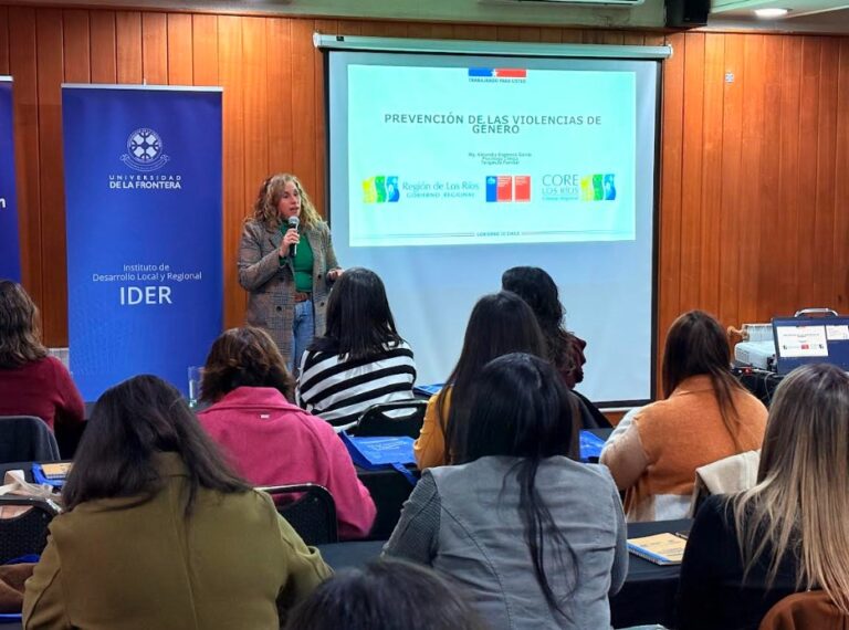 SernamEG Los Ríos realizó jornada de capacitación para fortalecer atención a mujeres sobrevivientes de violencia 
