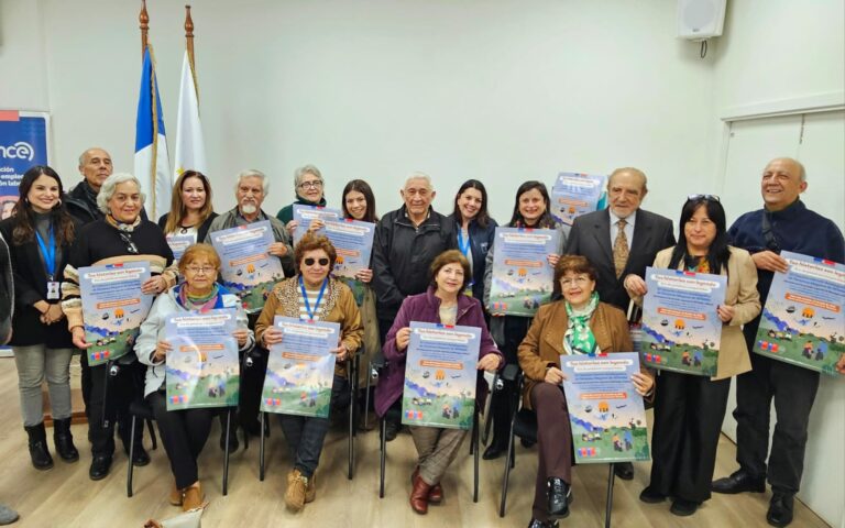 Personas mayores podrán compartir sus experiencias y memorias en Concurso Literario Autobiográfico de SENAMA
