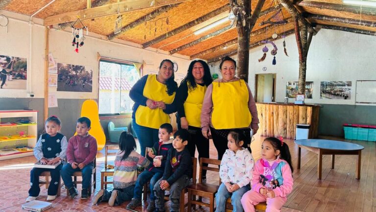 Mujeres de localidades rurales impulsan el aprendizaje de sus hijas e hijos