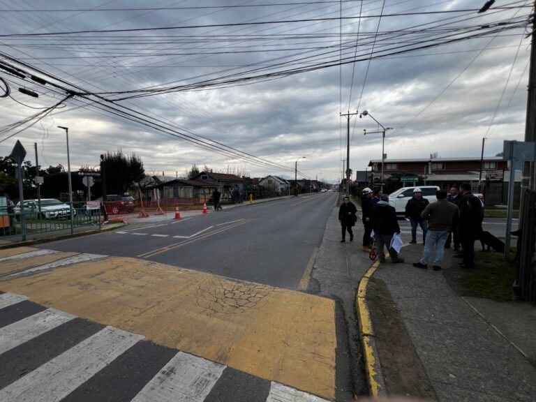 Lago Ranco inicia obras de su primer semáforo conectado a la UOCT