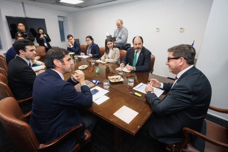 Gobierno instala Mesa Interministerial por el Empleo: se crearán 50 mil nuevos puestos en cuatro meses