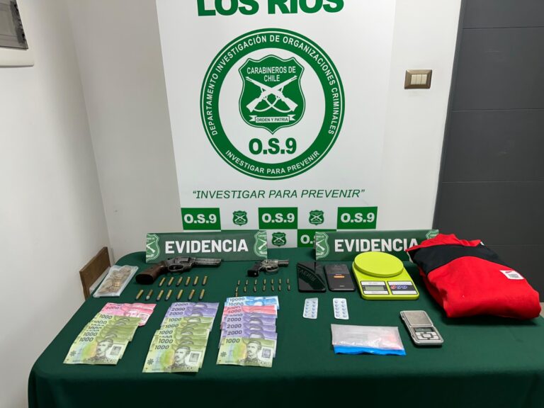 Carabineros del OS9 detuvo a 2 imputados por homicidio frustrado, infracción a la Ley Control de Armas y Microtráfico en Valdivia