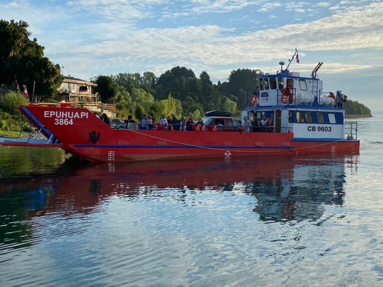 MOP recibe toma de razón de Contraloría para iniciar construcción de segunda barcaza para conexión de Futrono e Isla Huapi