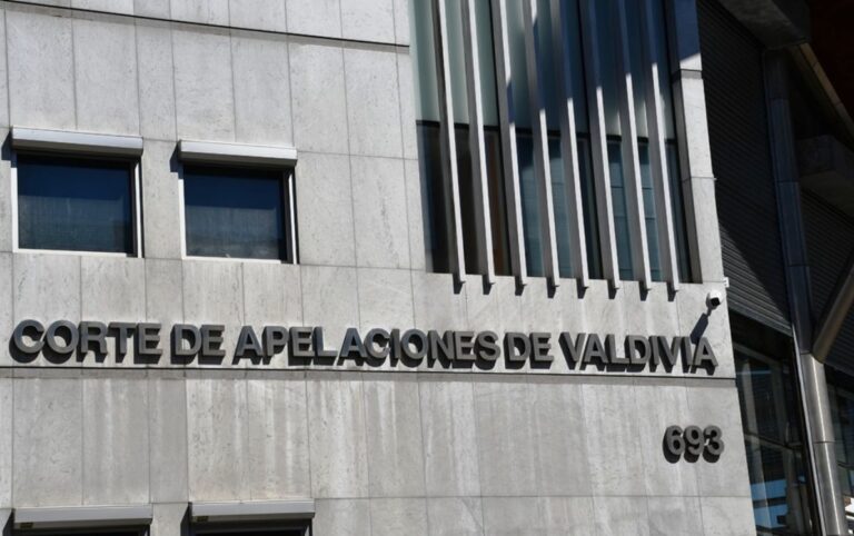 Corte de Valdivia frena alza de 40% en plan grupal de médico con Nueva MásVida y abre disputa que involucra a más de 4 mil profesionales de la salud