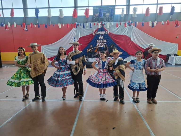 Estudiantes se reunieron en torno a la tradición de la cueca