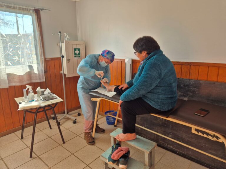 Equipo de rehabilitación GORE refuerza atención domiciliaria
