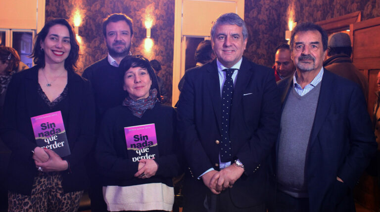 “Sin nada que perder”: Javiera Parada presenta su nuevo libro
