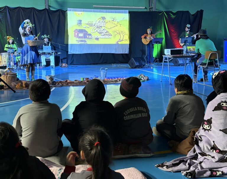 Alianza cultural acercó el teatro a niños de Carimallín