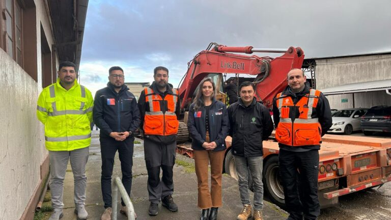Gobierno refuerza acciones de rehabilitación de viviendas afectadas por sistema frontal con maquinaria ayuda humanitaria